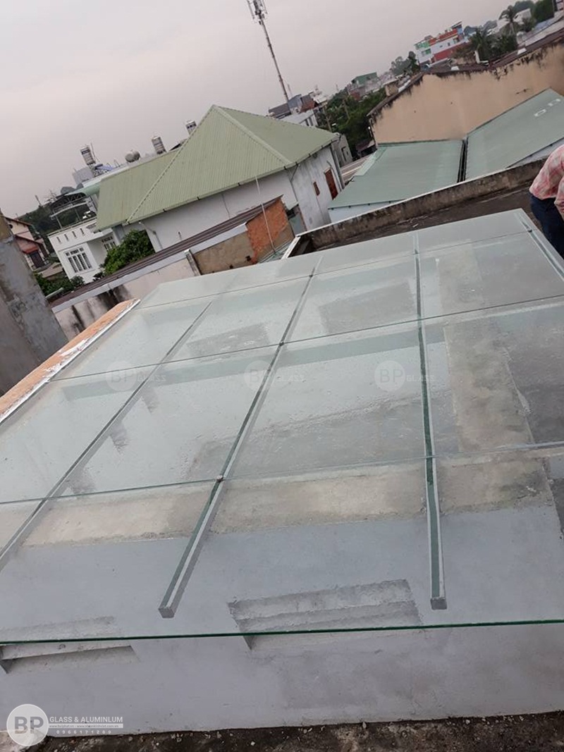 Lắp mái che bằng kính Quận Thủ Đức HCM